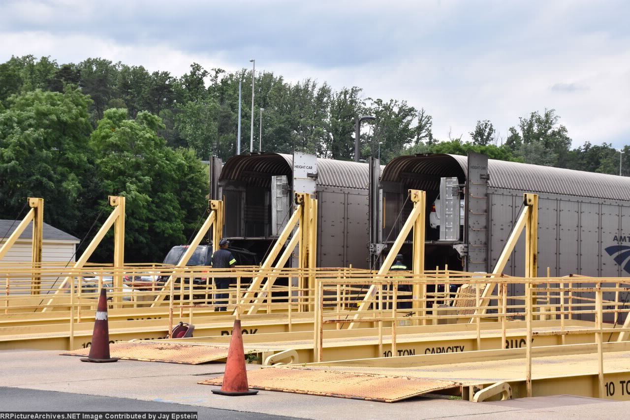 Closer view of the autoracks